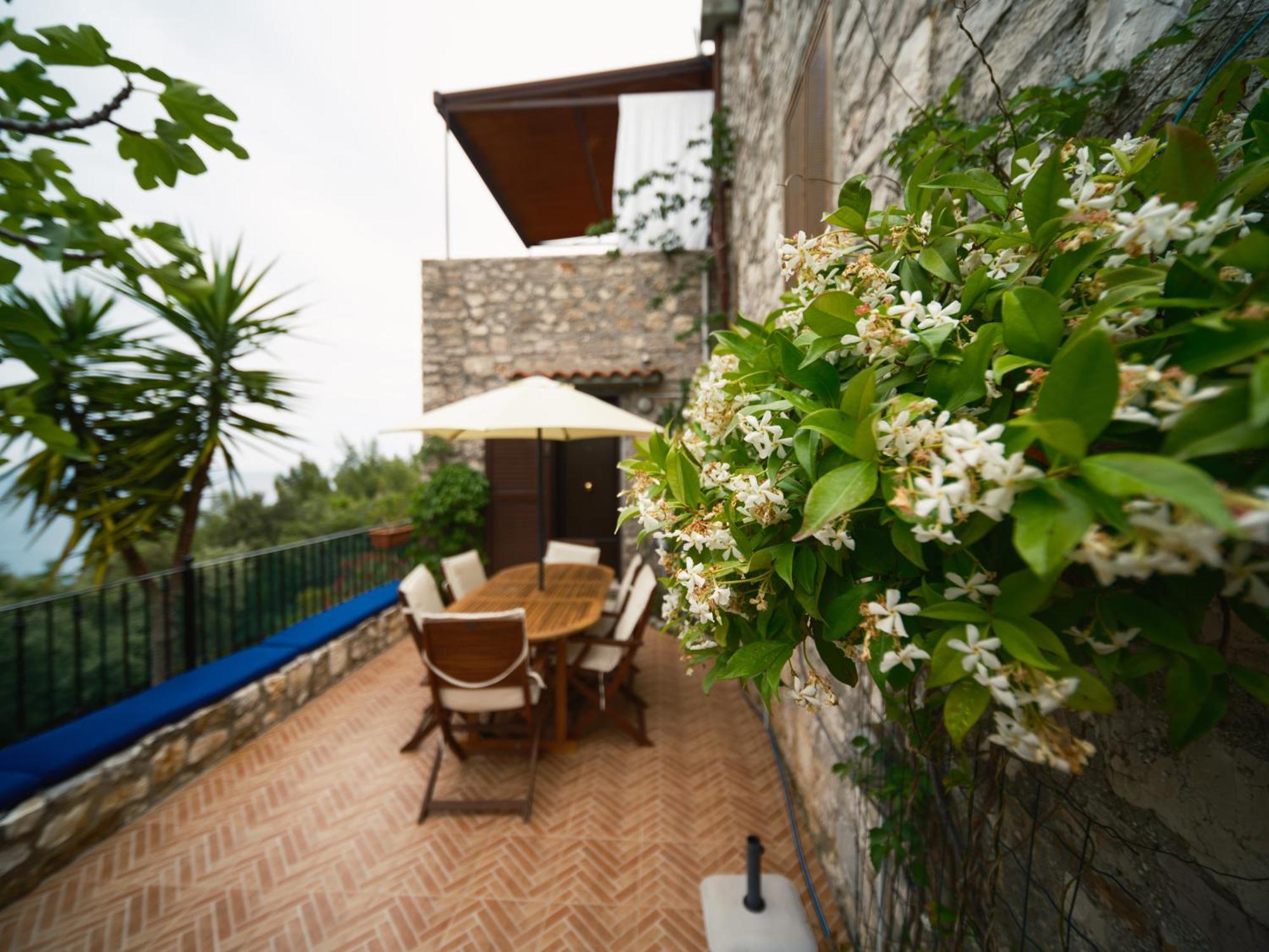 La Finestra Sul Mare - Antonella Apartment Vieste Bagian luar foto